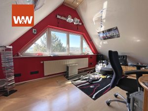 Immobilienangebot - Leonberg - Alle - Großzügige 4-Zi.-Maisonette-Wohnung mit großem Balkon und EBK mitten in Eltingen zu verkaufen!