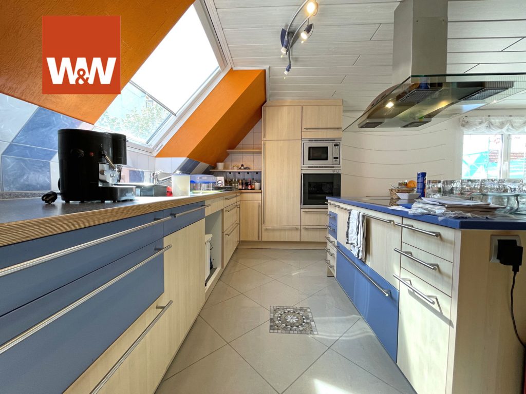 Immobilienangebot - Leonberg - Alle - Großzügige 4-Zi.-Maisonette-Wohnung mit großem Balkon und EBK mitten in Eltingen zu verkaufen!