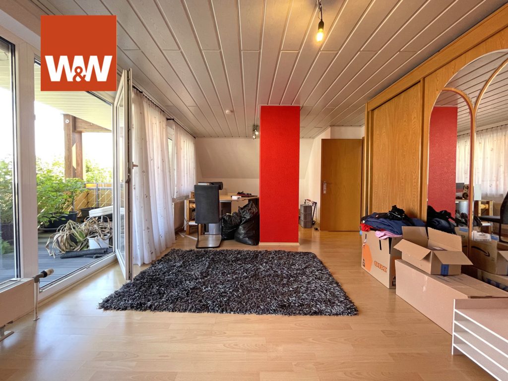 Immobilienangebot - Leonberg - Alle - Großzügige 4-Zi.-Maisonette-Wohnung mit großem Balkon und EBK mitten in Eltingen zu verkaufen!