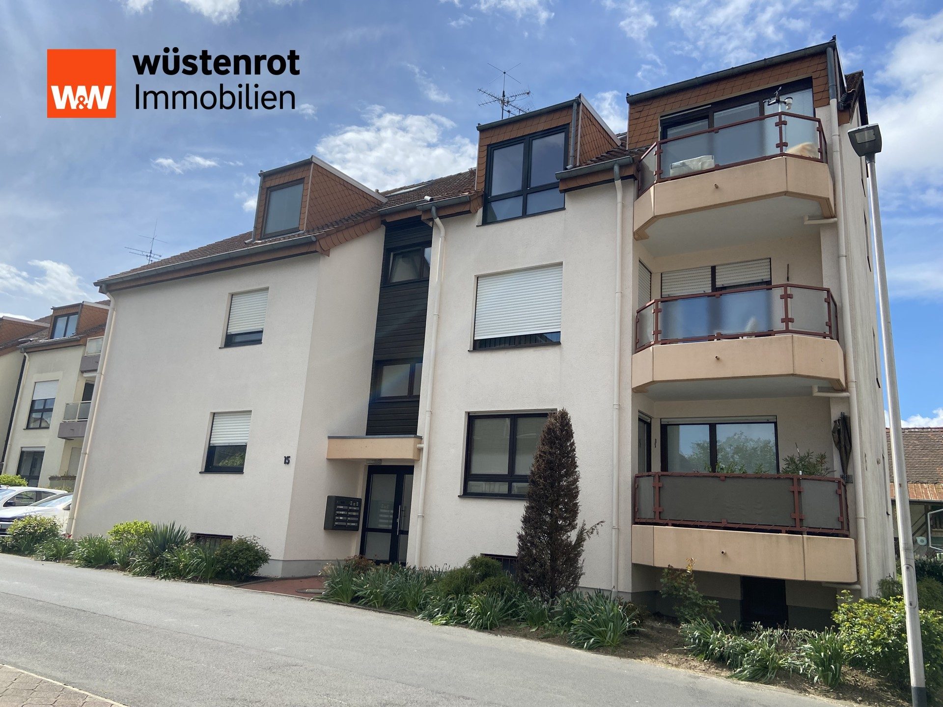 Immobilienangebot - Friedrichsdorf / Seulberg - Alle - 2-Zi.-EG.-Wohnung, Balkon plus
Stellplatz in ruhiger Wohnlage