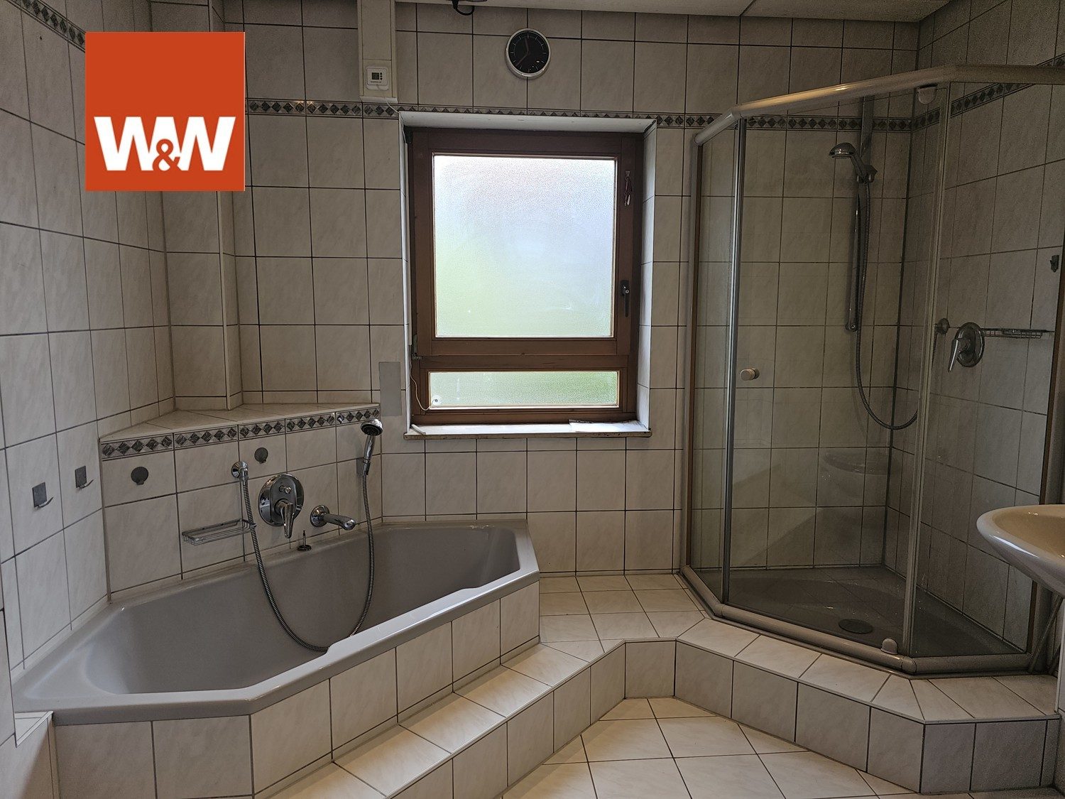 Immobilienangebot - Eningen unter Achalm - Alle - Wahres Raumwunder in Toplage von Eningen u.A. zum fairen Preis!
Hier ist Ihre Chance!
