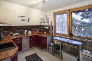 Immobilienangebot - Erlangen / Tennenlohe - Alle - Schöne, großzügige Maisonette-Wohnung mit 4 Zimmern, 2 Balkonen, 
Einbauküche und Tiefgaragenstellplatz in Erlangen-Tennenlohe.

Sofort bezugsfrei.