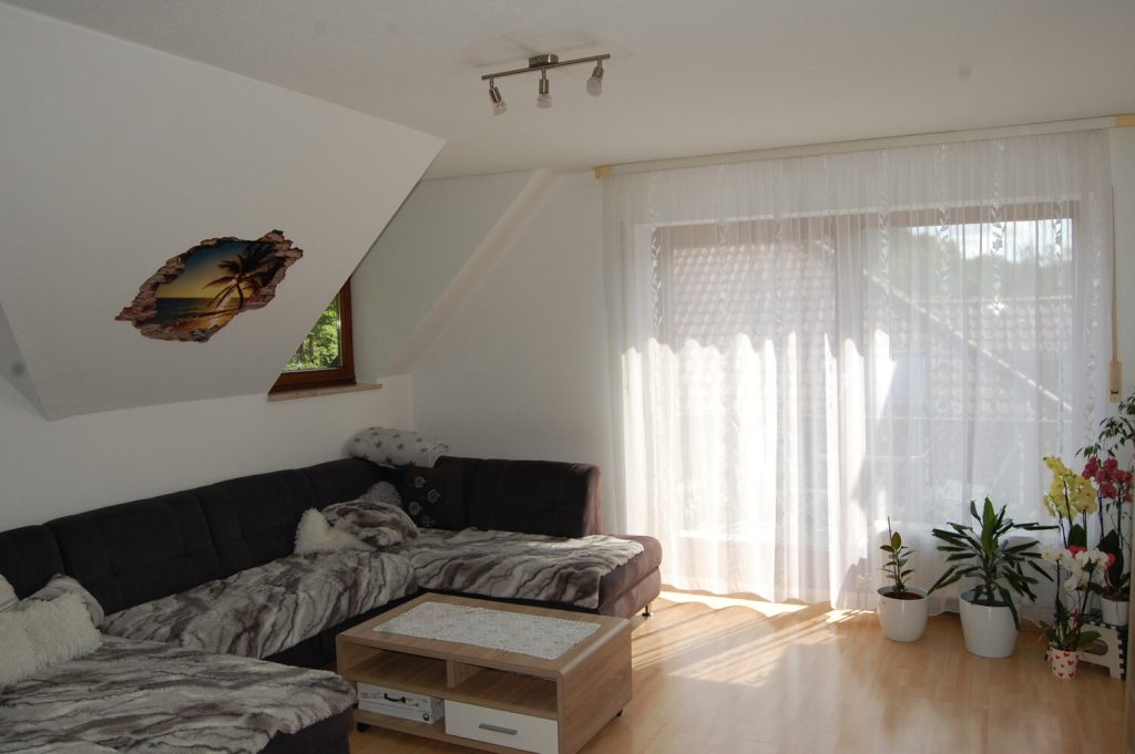 Immobilienangebot - Landau an der Isar - Alle - ***Landau/Isar – untere Stadt-: Großzügige 3-Zi. ETW mit EBK, Südbalkon und PKW-Stellplatz***