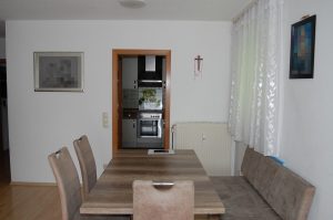 Immobilienangebot - Landau an der Isar - Alle - ***Landau/Isar – untere Stadt-: Großzügige 3-Zi. ETW mit EBK, Südbalkon und PKW-Stellplatz***