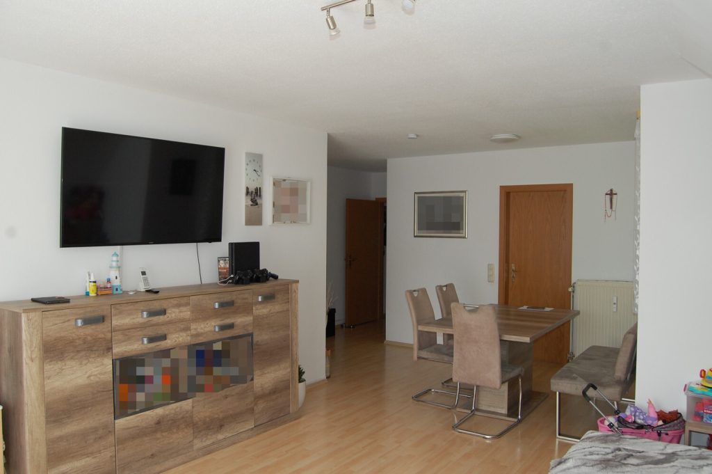 Immobilienangebot - Landau an der Isar - Alle - ***Landau/Isar – untere Stadt-: Großzügige 3-Zi. ETW mit EBK, Südbalkon und PKW-Stellplatz***