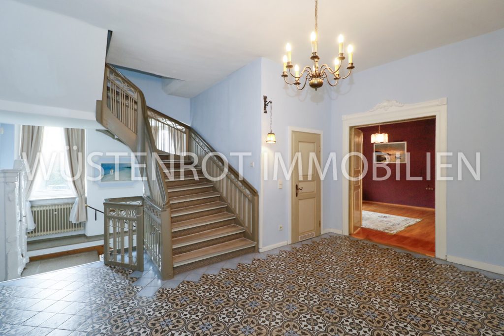 Immobilienangebot - Münchberg - Alle - Herrschaftlich Wohnen und Arbeiten in einer historischen Stadtvilla