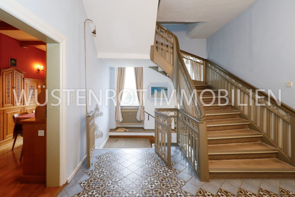 Immobilienangebot - Münchberg - Alle - Herrschaftlich Wohnen und Arbeiten in einer historischen Stadtvilla