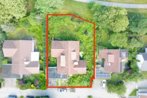 Immobilienangebot - Landsberg am Lech - Alle - Sehr exklusiv gelegenes Villen- oder EFH-Baugrundstück am Park - mit unbewohntem Altbestand (EFH)