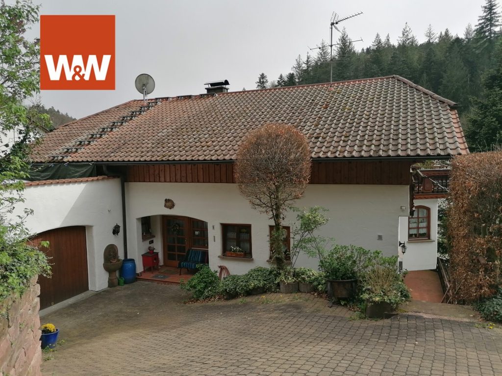 Immobilienangebot - Marxzell - Alle - Tolles Haus im Villa Stil
mit schöner Einliegerwohnung!