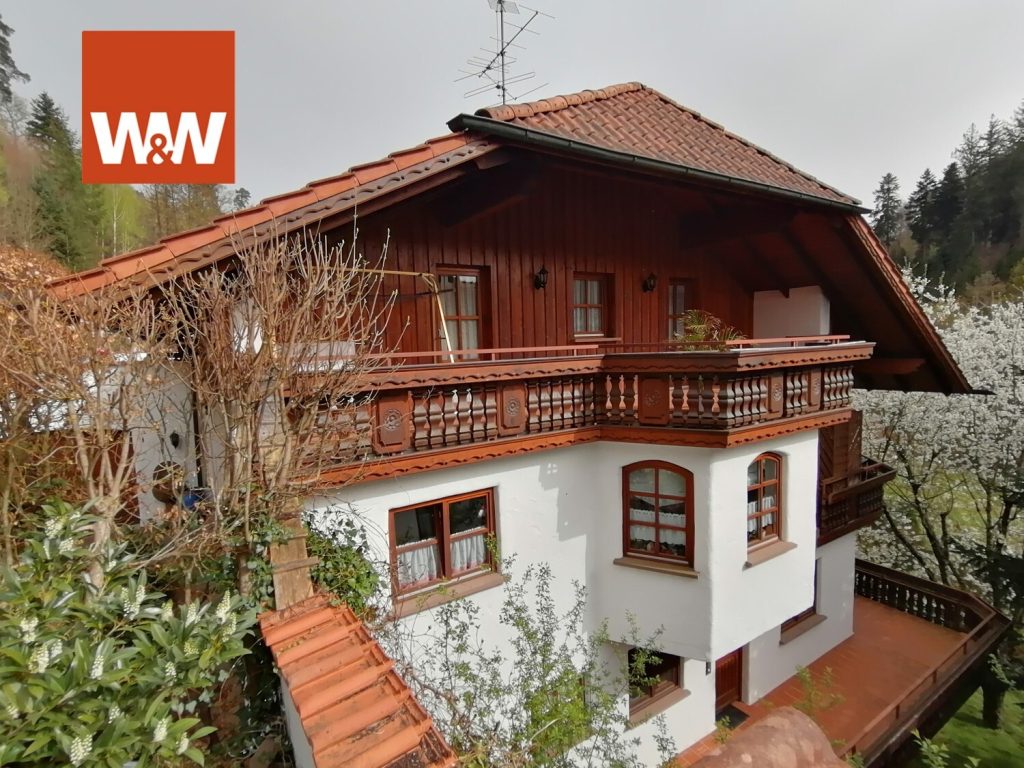 Immobilienangebot - Marxzell - Alle - Tolles Haus im Villa Stil
mit schöner Einliegerwohnung!