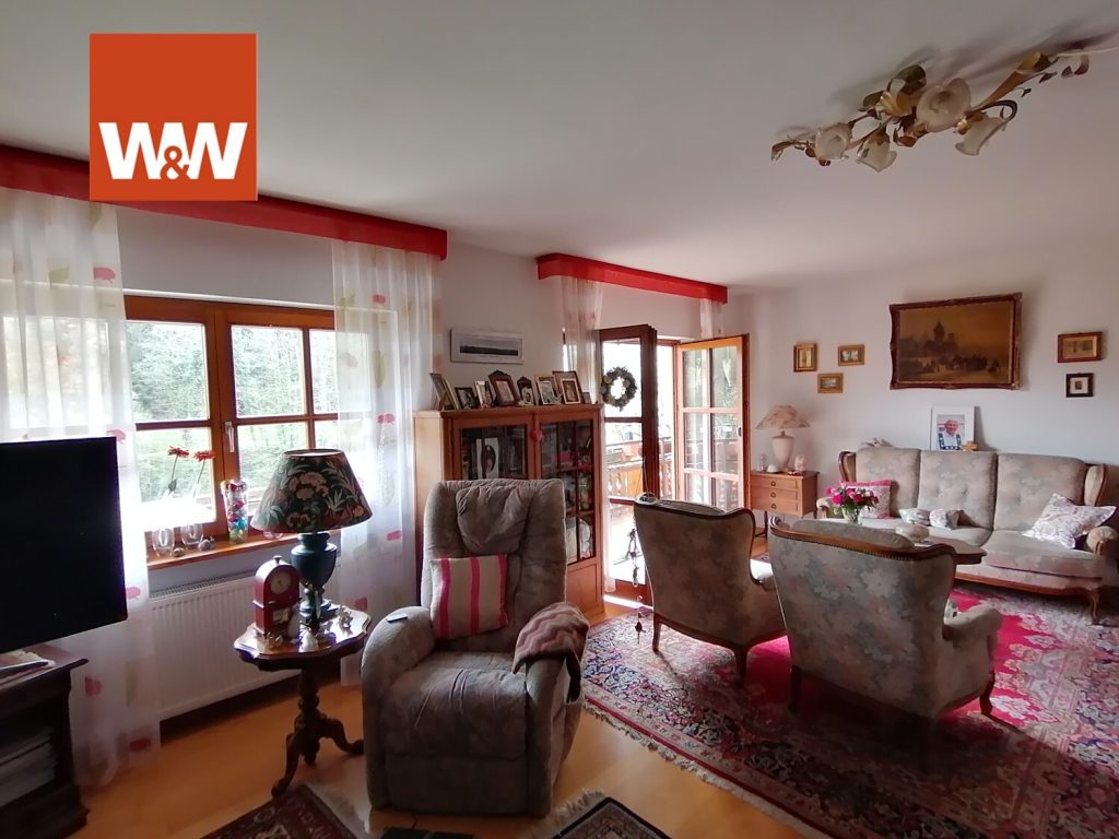 Immobilienangebot - Marxzell - Alle - Tolles Haus im Villa Stil
mit schöner Einliegerwohnung!