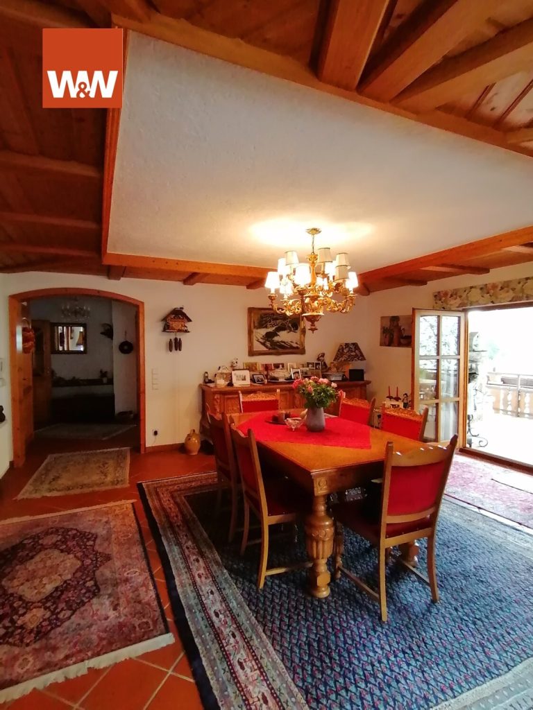 Immobilienangebot - Marxzell - Alle - Tolles Haus im Villa Stil
mit schöner Einliegerwohnung!