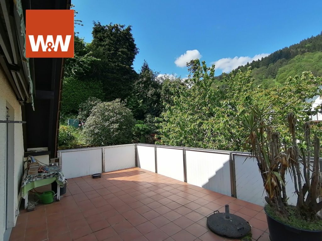 Immobilienangebot - Weisenbach - Alle - Interessante Doppelhaushälfte in schöner Lage