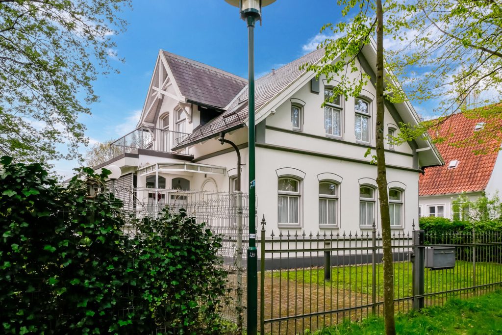 Immobilienangebot - Neumünster - Alle - Exklusive Stadtvilla in zentraler Lage am Park – Ein Zuhause für hohe Ansprüche und viel Platz