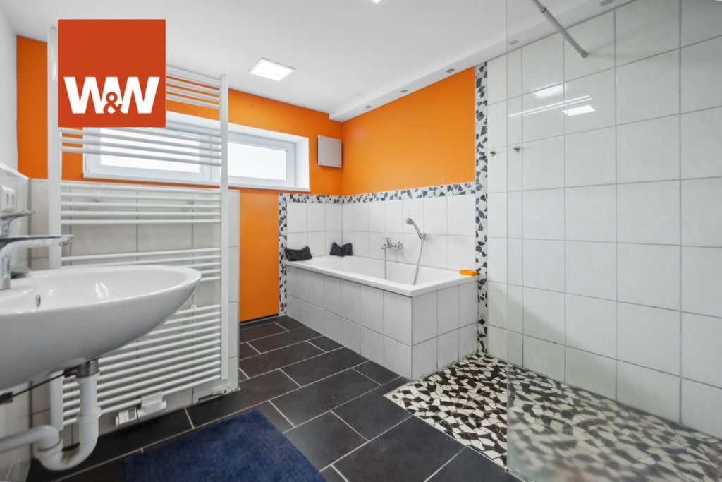 Immobilienangebot - Babenhausen - Alle - Großes 2- Familienhaus mit großem Grundstück, auch ideal für Kleingewerbe