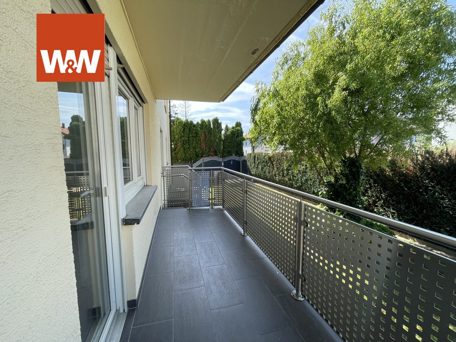 Immobilienangebot - Durmersheim / Würmersheim - Alle - *MEHRGENERATIONENHAUS ODER FÜR KAPITALANLEGER: Wohngebäude mit 3 Einheiten, 2 Garagen, Stellplätze*