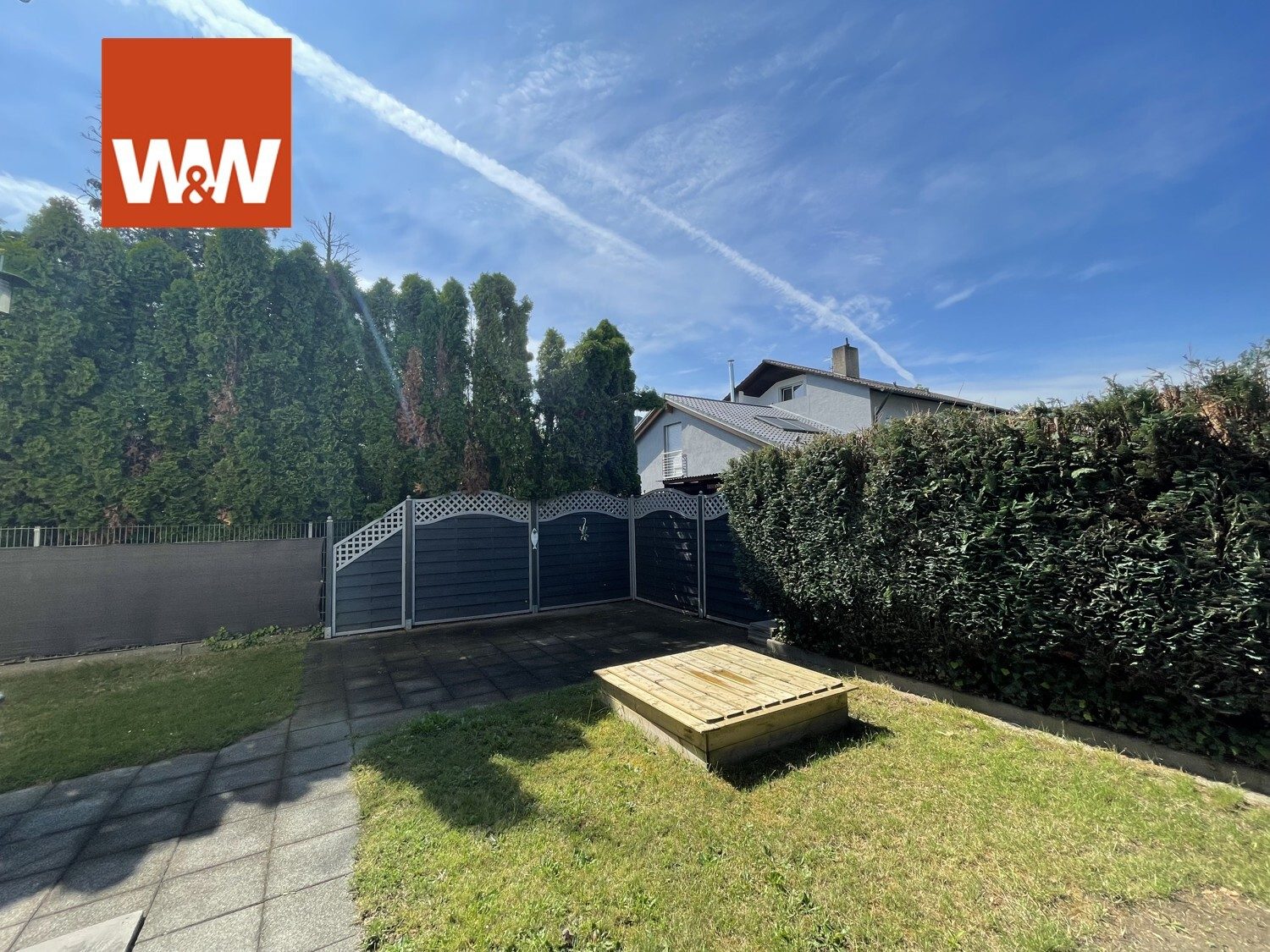 Immobilienangebot - Durmersheim / Würmersheim - Alle - *MEHRGENERATIONENHAUS ODER FÜR KAPITALANLEGER: Wohngebäude mit 3 Einheiten, 2 Garagen, Stellplätze*