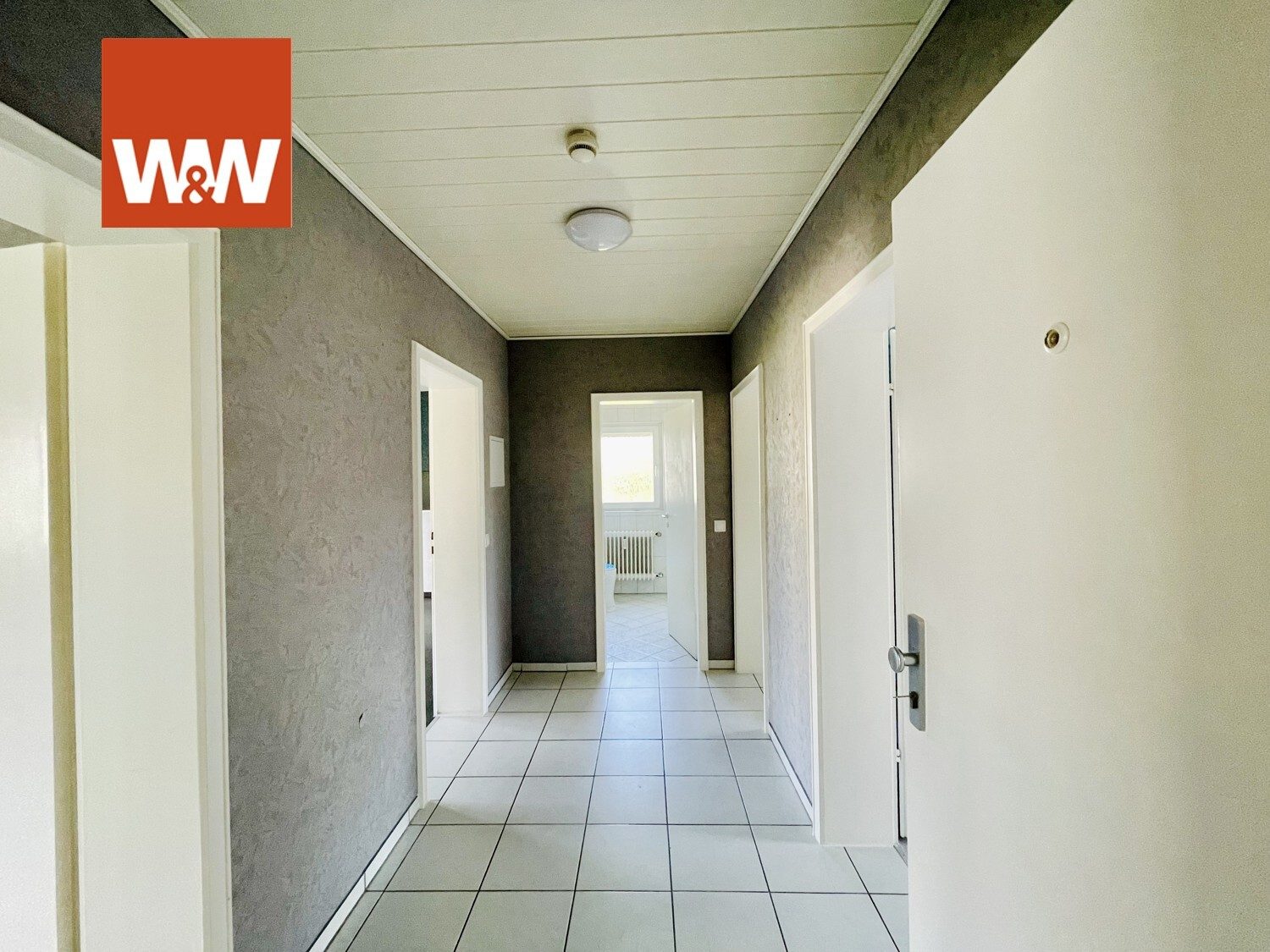 Immobilienangebot - Durmersheim / Würmersheim - Alle - *MEHRGENERATIONENHAUS ODER FÜR KAPITALANLEGER: Wohngebäude mit 3 Einheiten, 2 Garagen, Stellplätze*