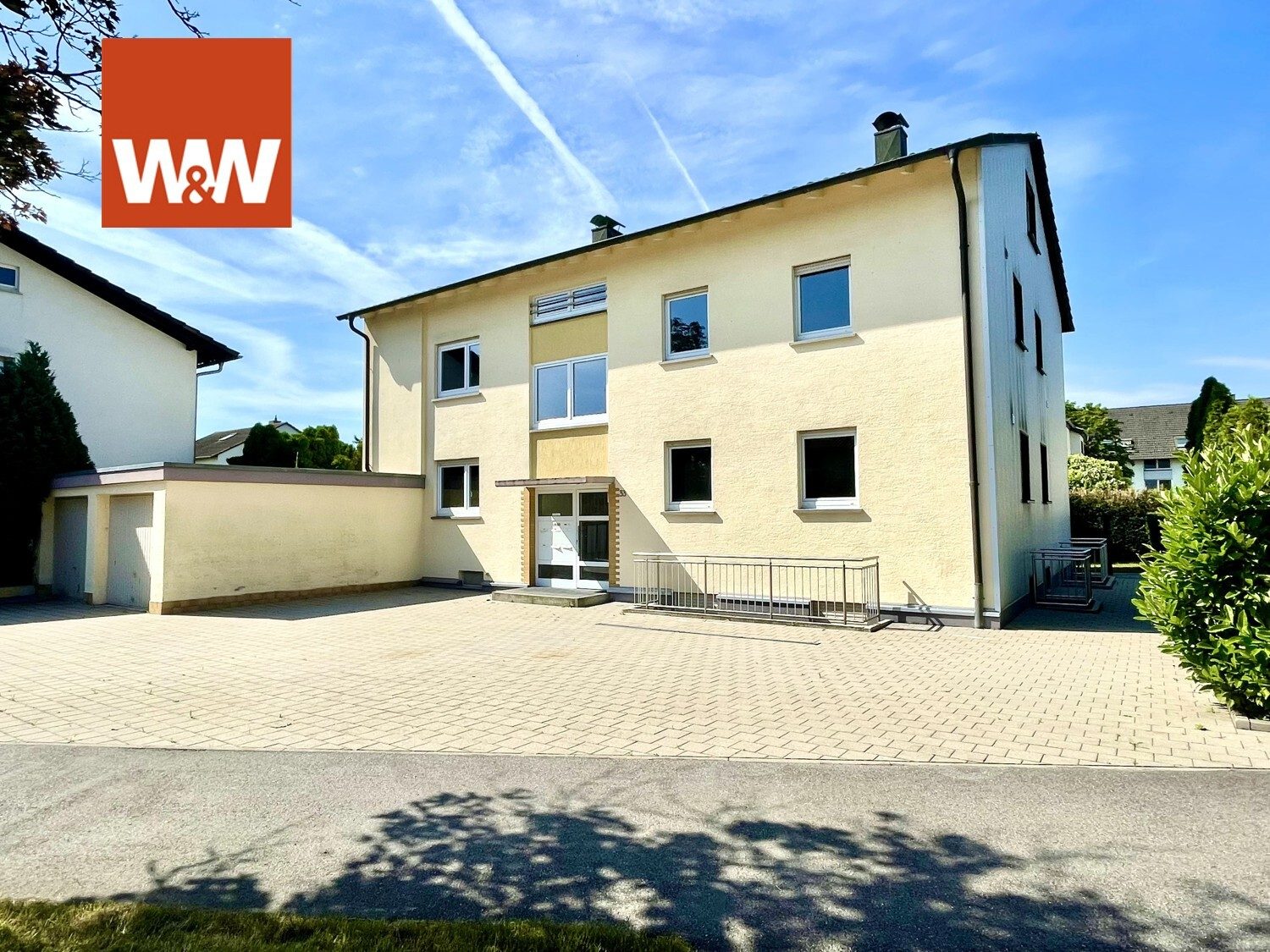 Immobilienangebot - Durmersheim / Würmersheim - Alle - *MEHRGENERATIONENHAUS ODER FÜR KAPITALANLEGER: Wohngebäude mit 3 Einheiten, 2 Garagen, Stellplätze*