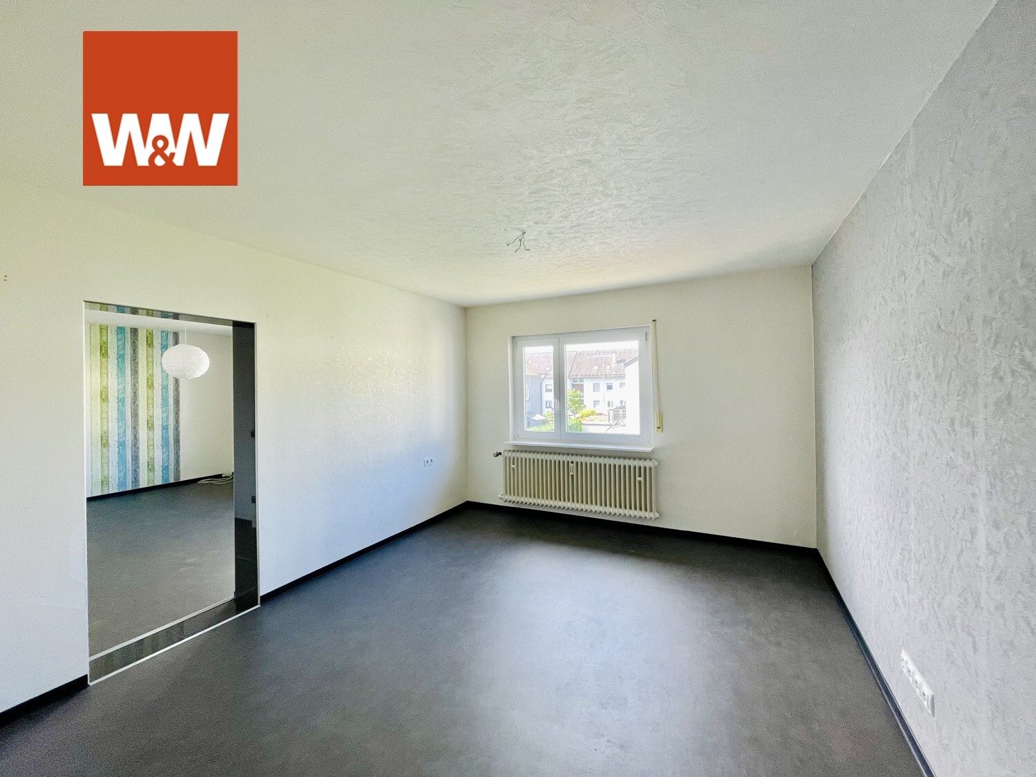 Immobilienangebot - Durmersheim / Würmersheim - Alle - *MEHRGENERATIONENHAUS ODER FÜR KAPITALANLEGER: Wohngebäude mit 3 Einheiten, 2 Garagen, Stellplätze*