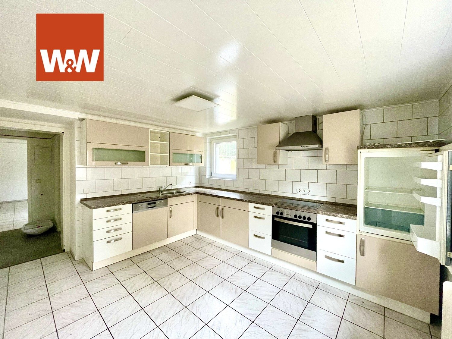 Immobilienangebot - Durmersheim / Würmersheim - Alle - *MEHRGENERATIONENHAUS ODER FÜR KAPITALANLEGER: Wohngebäude mit 3 Einheiten, 2 Garagen, Stellplätze*