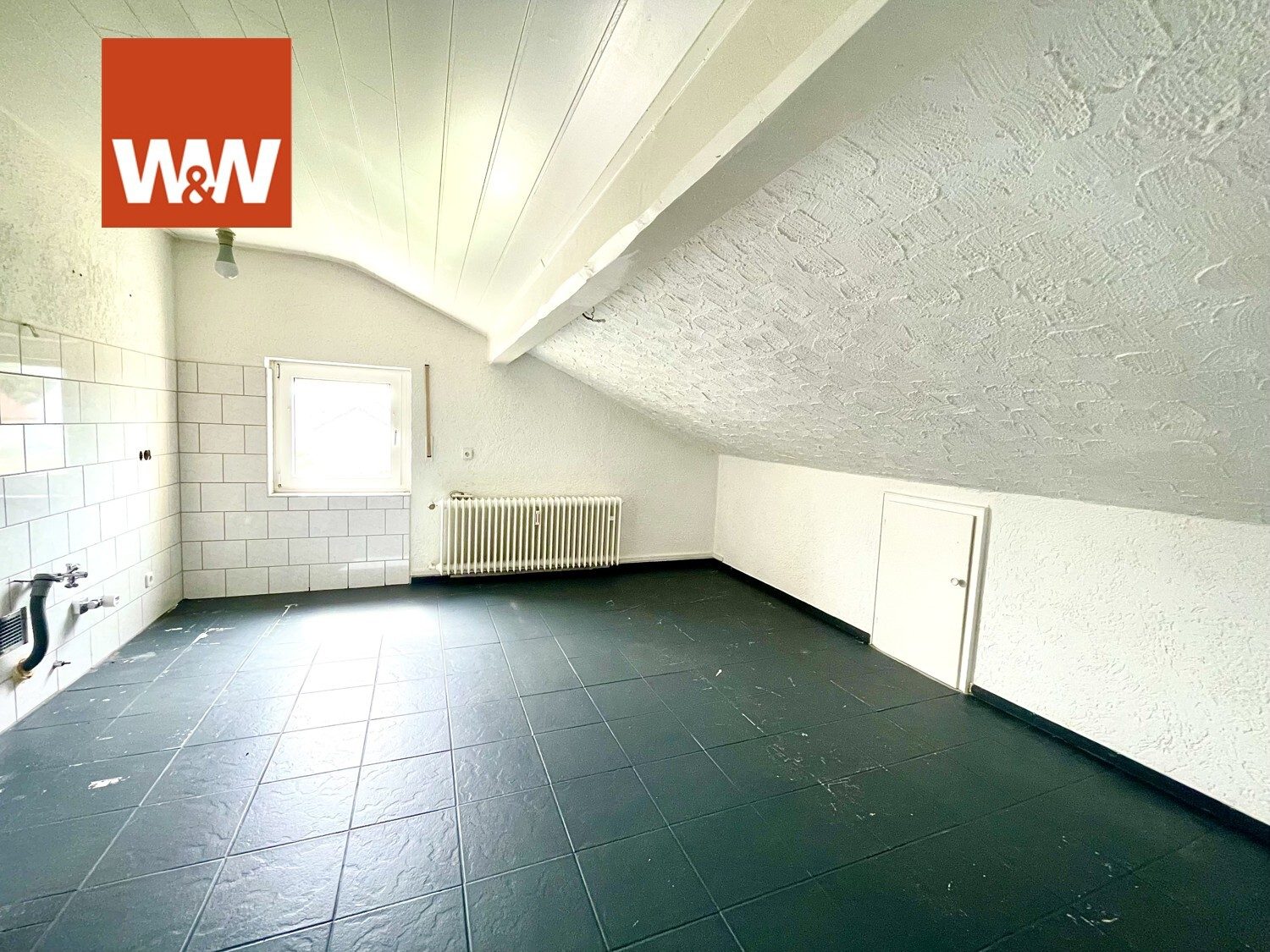 Immobilienangebot - Durmersheim / Würmersheim - Alle - *MEHRGENERATIONENHAUS ODER FÜR KAPITALANLEGER: Wohngebäude mit 3 Einheiten, 2 Garagen, Stellplätze*