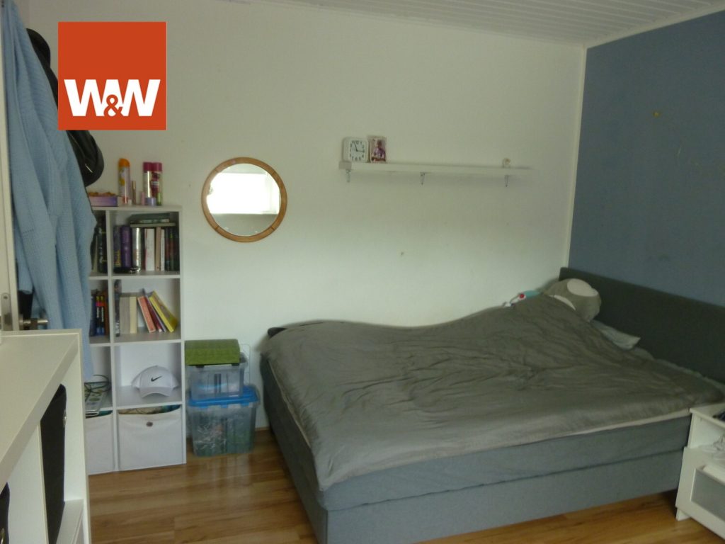 Immobilienangebot - Remscheid - Alle - xxx Kaufpreissenkung xxx
Bökerhöhe,  Doppelhaushälfte mit Anbau,  Doppelgarage und schönem Garten.