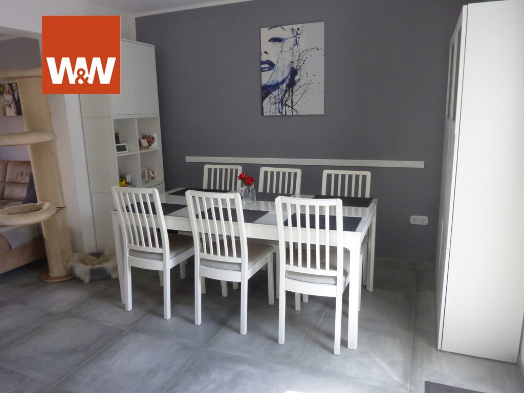 Immobilienangebot - Remscheid - Alle - xxx Kaufpreissenkung xxx
Bökerhöhe,  Doppelhaushälfte mit Anbau,  Doppelgarage und schönem Garten.