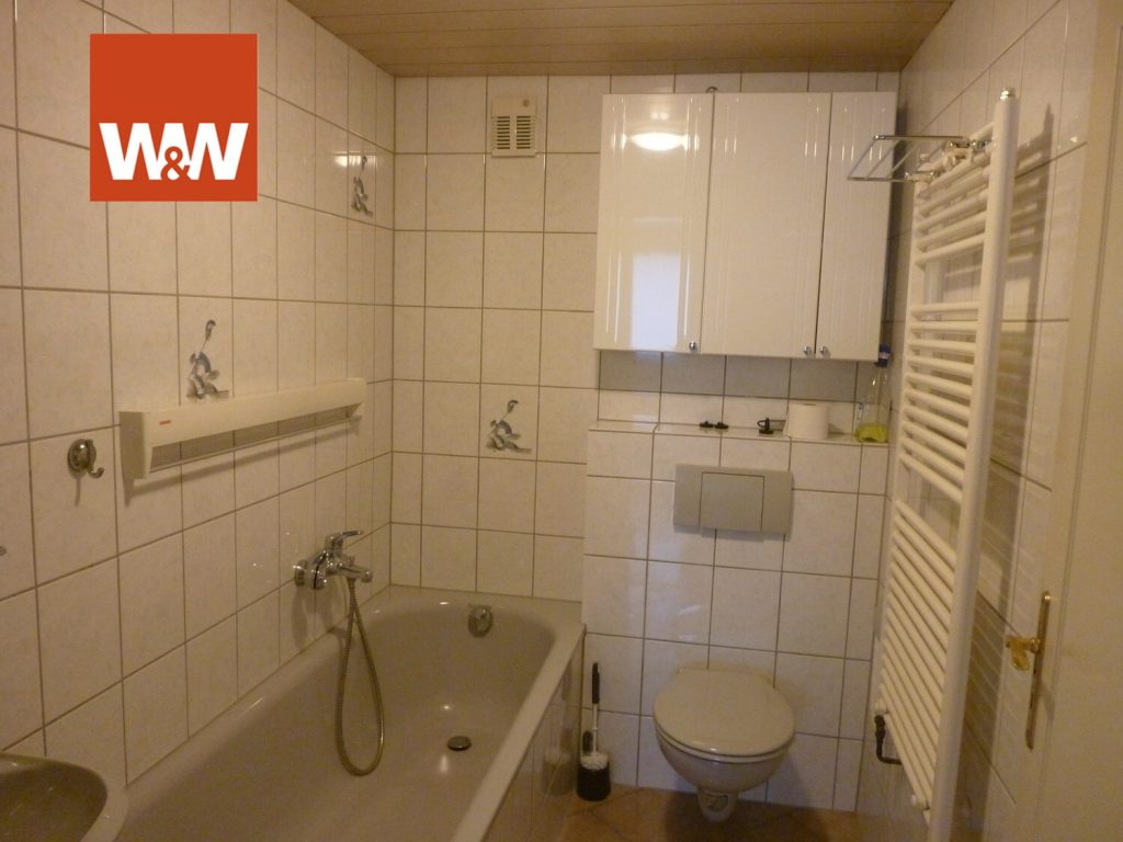 Immobilienangebot - Remscheid - Alle - xxx Kaufpreissenkung xxx
Bökerhöhe,  Doppelhaushälfte mit Anbau,  Doppelgarage und schönem Garten.