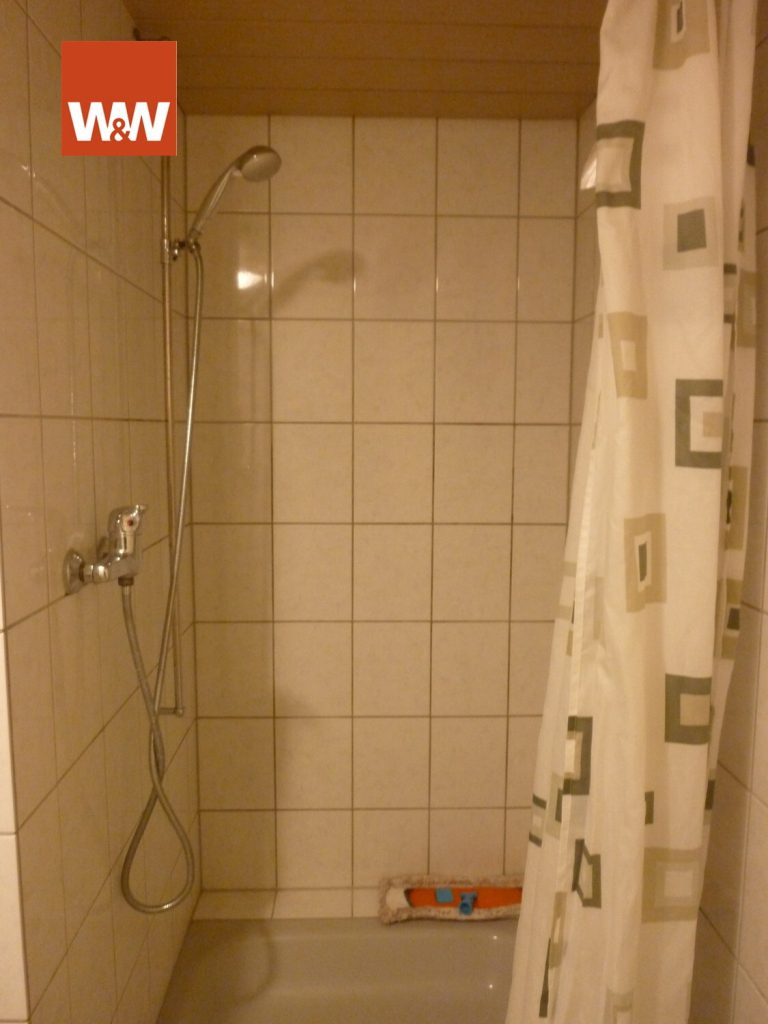 Immobilienangebot - Remscheid - Alle - xxx Kaufpreissenkung xxx
Bökerhöhe,  Doppelhaushälfte mit Anbau,  Doppelgarage und schönem Garten.