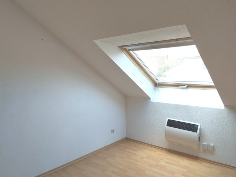 Immobilienangebot - Höchstadt an der Aisch - Alle - Sofort beziehbar: 
Schöne 3-Zimmer-Wohnung  in Höchstadt-Süd mit Kfz-Stellplatz