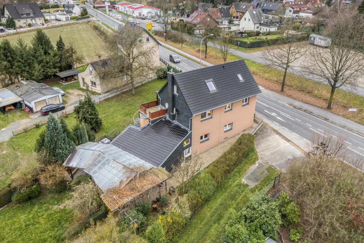 Immobilienangebot - Leichlingen - Alle - Großzügiges Ein- oder Zweifamilienhaus mit Charme, Gartenparadies & vielen Möglichkeiten
