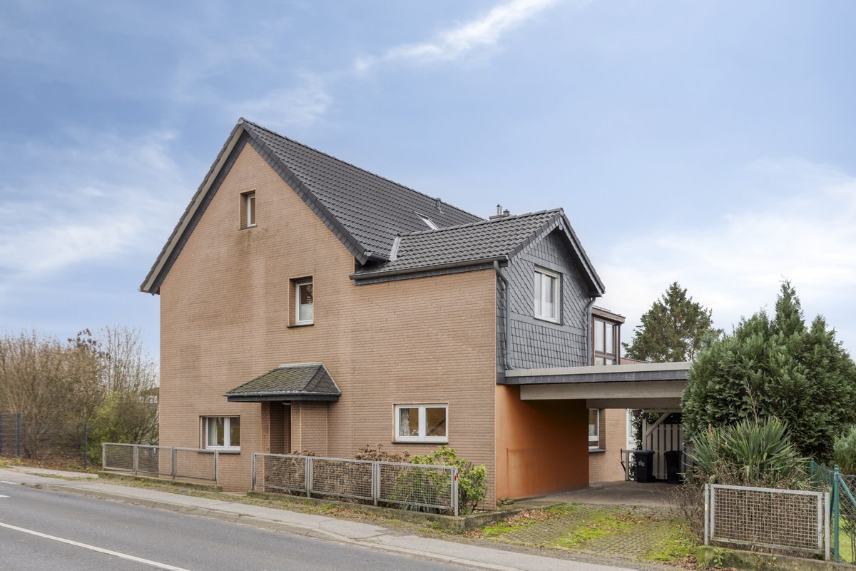 Immobilienangebot - Leichlingen - Alle - Großzügiges Ein- oder Zweifamilienhaus mit Charme, Gartenparadies & vielen Möglichkeiten