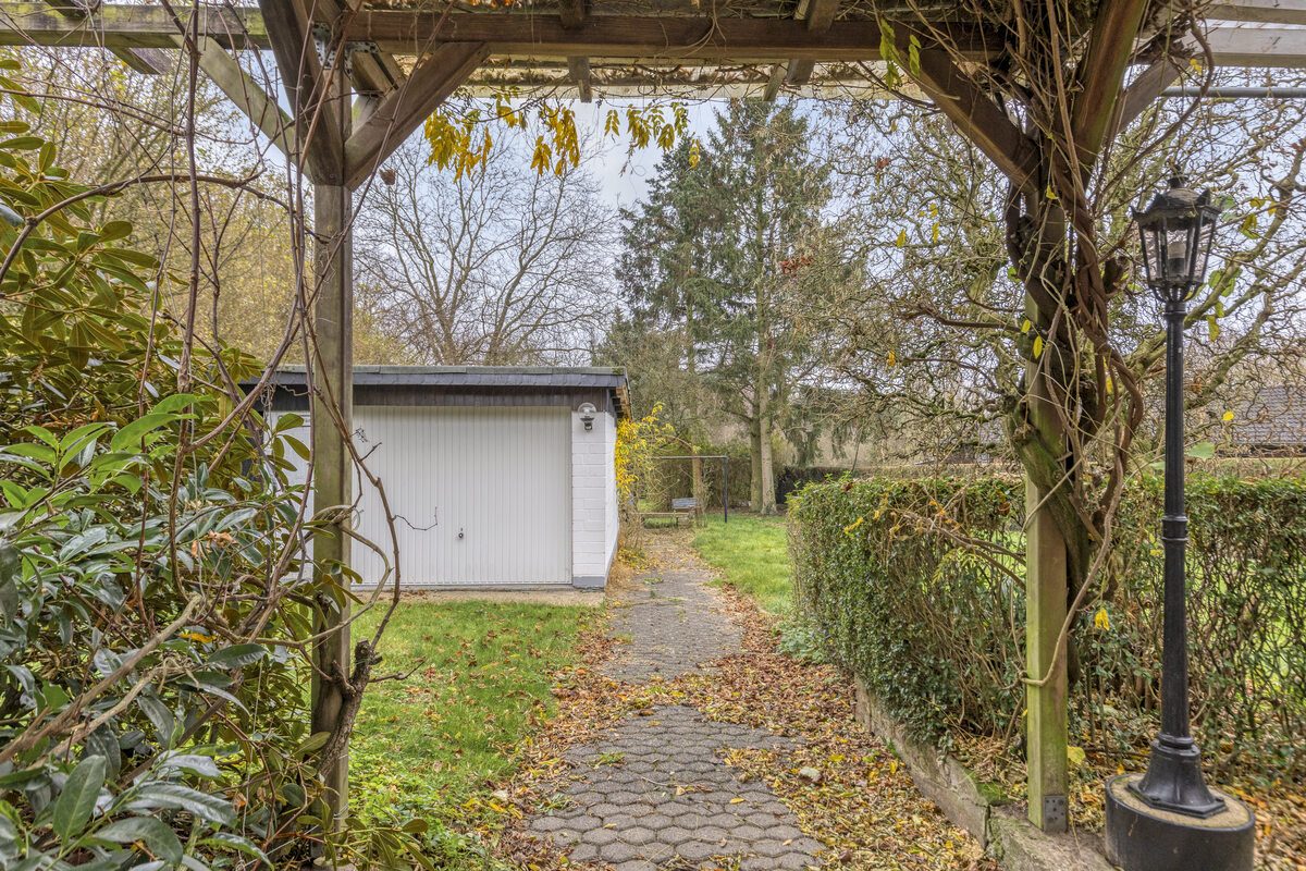 Immobilienangebot - Leichlingen - Alle - Großzügiges Ein- oder Zweifamilienhaus mit Charme, Gartenparadies & vielen Möglichkeiten