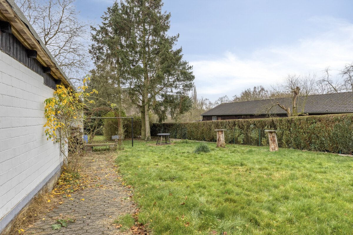 Immobilienangebot - Leichlingen - Alle - Großzügiges Ein- oder Zweifamilienhaus mit Charme, Gartenparadies & vielen Möglichkeiten