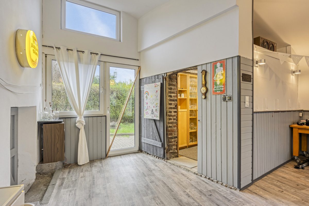 Immobilienangebot - Leichlingen - Alle - Großzügiges Ein- oder Zweifamilienhaus mit Charme, Gartenparadies & vielen Möglichkeiten