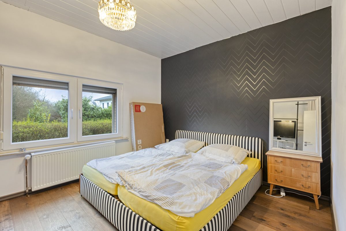 Immobilienangebot - Leichlingen - Alle - Großzügiges Ein- oder Zweifamilienhaus mit Charme, Gartenparadies & vielen Möglichkeiten