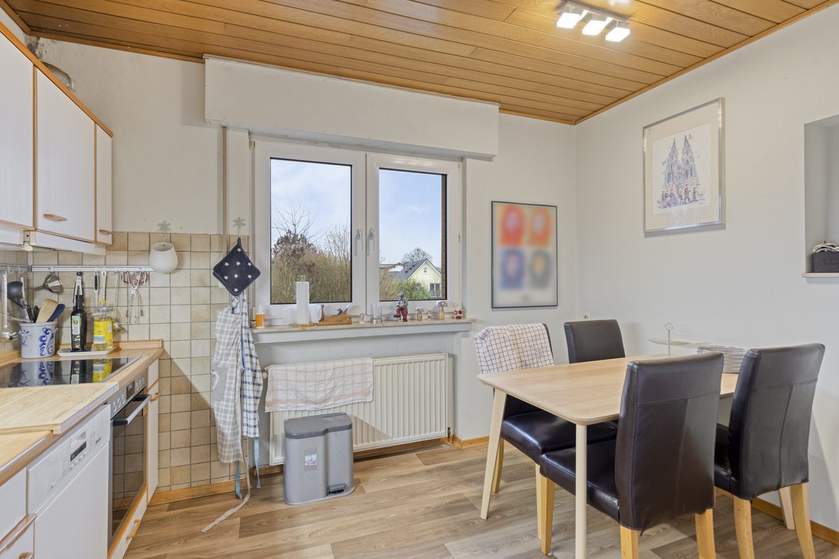 Immobilienangebot - Leichlingen - Alle - Großzügiges Ein- oder Zweifamilienhaus mit Charme, Gartenparadies & vielen Möglichkeiten