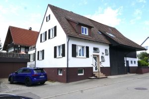 Immobilienangebot - Nufringen - Alle - Großes und variables Ein-/Zweifamilienhaus 
                    mit Wohnmobilgarage in Nufringen!!!