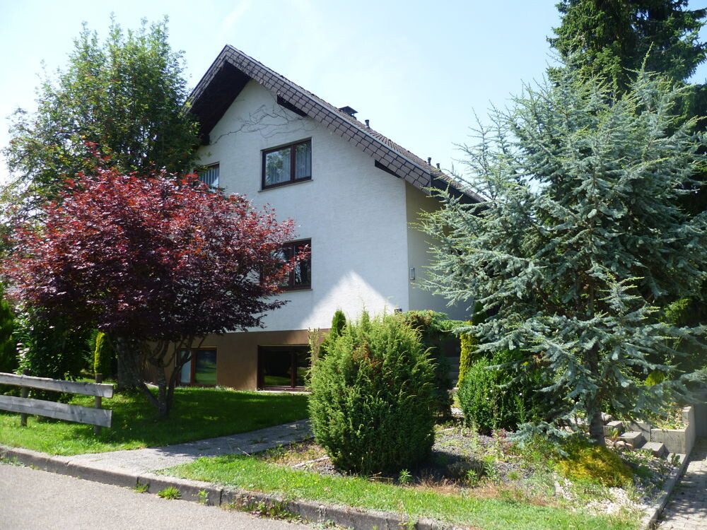 Immobilienangebot - Loßburg - Alle - Grosszügiges Einfamilienhaus in einem Teilort von Loßburg
-- Wohnen, wo andere Urlaub machen --