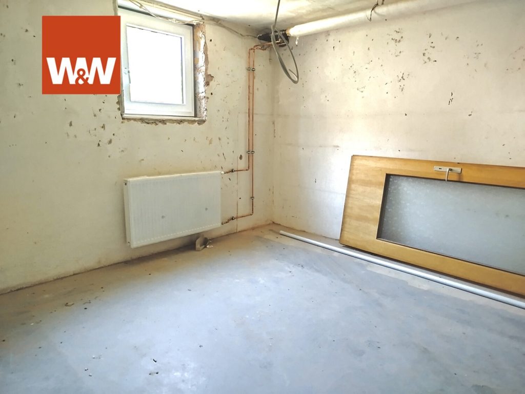 Immobilienangebot - Münchweiler am Klingbach - Alle - Teilsaniertes Einfamilienhaus mit viel Gestaltungspotential auf traumhaft gelegenem Grundstück
