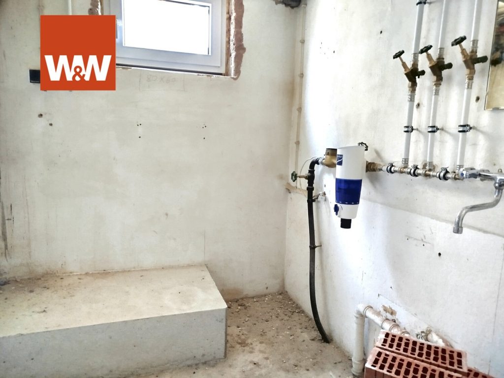 Immobilienangebot - Münchweiler am Klingbach - Alle - Teilsaniertes Einfamilienhaus mit viel Gestaltungspotential auf traumhaft gelegenem Grundstück