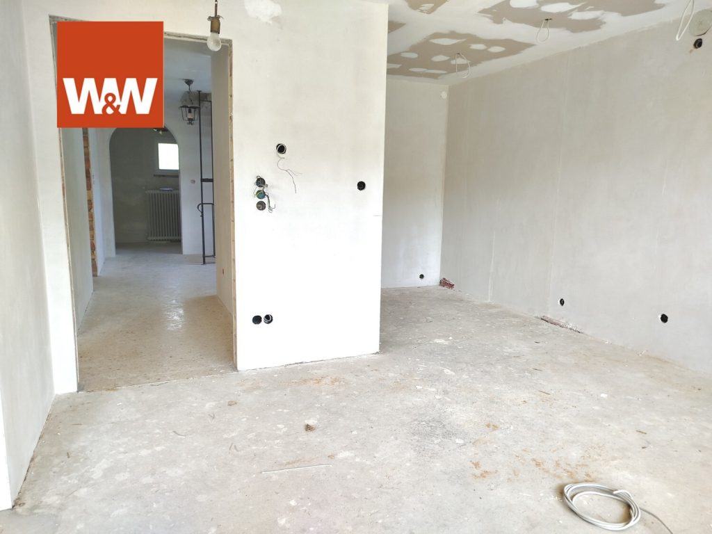 Immobilienangebot - Münchweiler am Klingbach - Alle - Teilsaniertes Einfamilienhaus mit viel Gestaltungspotential auf traumhaft gelegenem Grundstück