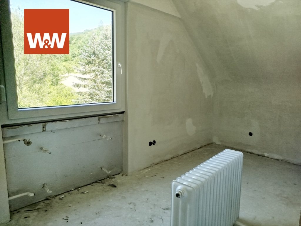Immobilienangebot - Münchweiler am Klingbach - Alle - Teilsaniertes Einfamilienhaus mit viel Gestaltungspotential auf traumhaft gelegenem Grundstück