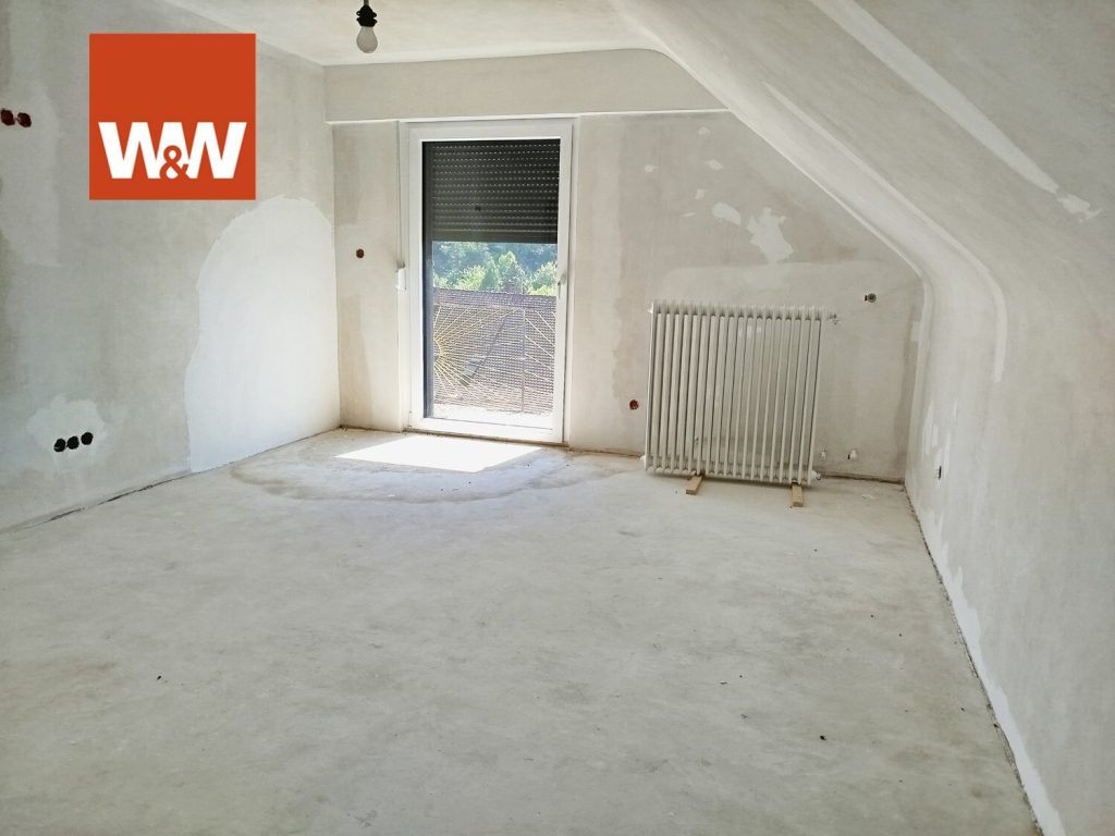 Immobilienangebot - Münchweiler am Klingbach - Alle - Teilsaniertes Einfamilienhaus mit viel Gestaltungspotential auf traumhaft gelegenem Grundstück