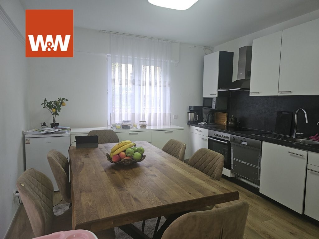 Immobilienangebot - Waiblingen - Alle - Gut vermietete Vierzimmerwohnung mit zwei Stellplätzen im Herzen von Waiblingen.
Super Zentral!!!