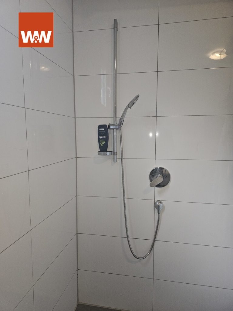 Immobilienangebot - Waiblingen - Alle - Gut vermietete Vierzimmerwohnung mit zwei Stellplätzen im Herzen von Waiblingen.
Super Zentral!!!