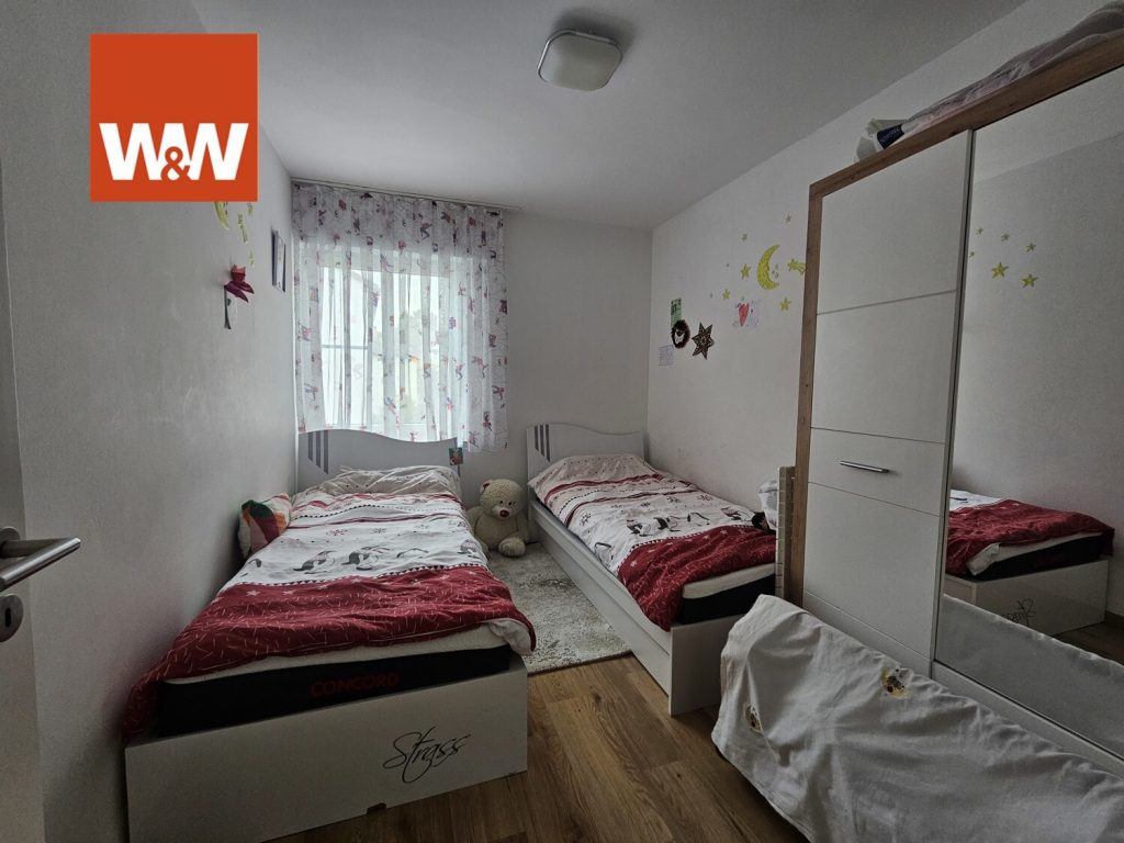 Immobilienangebot - Waiblingen - Alle - Gut vermietete Vierzimmerwohnung mit zwei Stellplätzen im Herzen von Waiblingen.
Super Zentral!!!