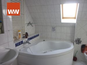 Immobilienangebot - Solingen - Alle - (Kaufpreissenkung)   Gepflegte 3-Zimmer Altbau-Dachgeschosswohnung in Innenstadtlage von Solingen