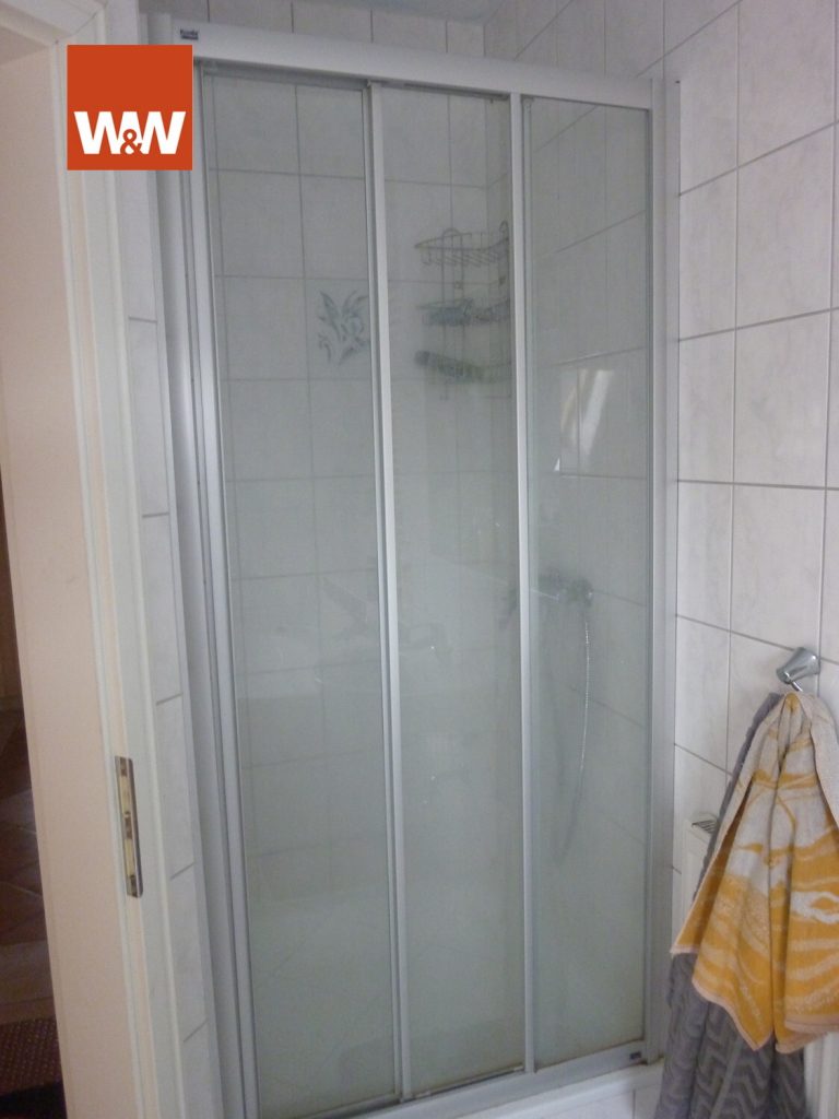 Immobilienangebot - Solingen - Alle - (Kaufpreissenkung)   Gepflegte 3-Zimmer Altbau-Dachgeschosswohnung in Innenstadtlage von Solingen
